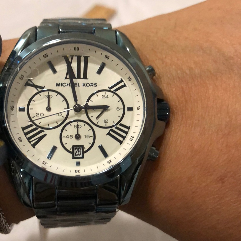 Micheal Kors ladies Bradshaw watch - Picture 4 of 5